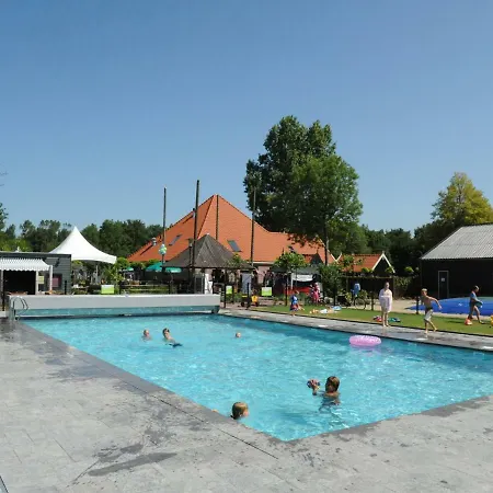 Holiday Droompark Buitenhuizen.70 *